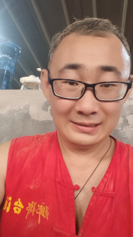 黑黑一笑的第二张照片--青岛认干亲服务网